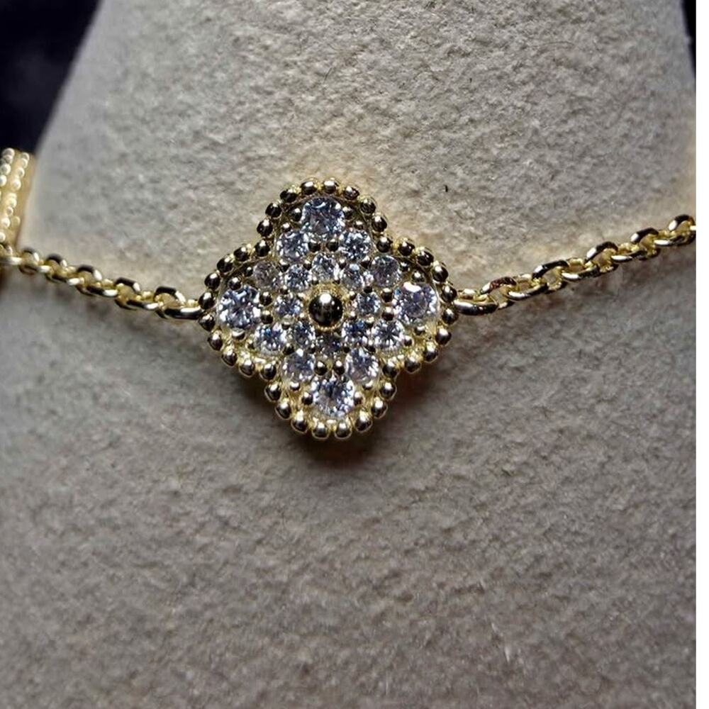 7"+1" 0.42ct Moissanite & Diamond-Cut Clover Bracelet in Gold Over Silver - Picture 4 of 8